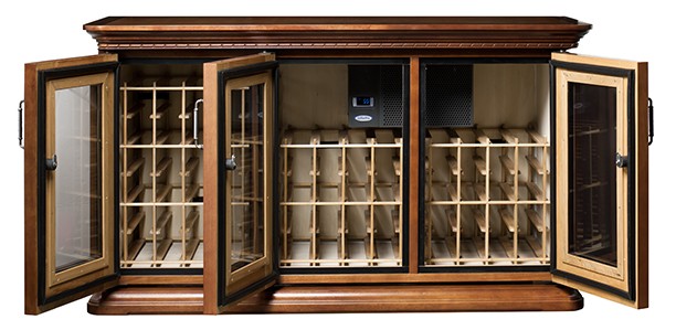 Le Cache cabinet interior